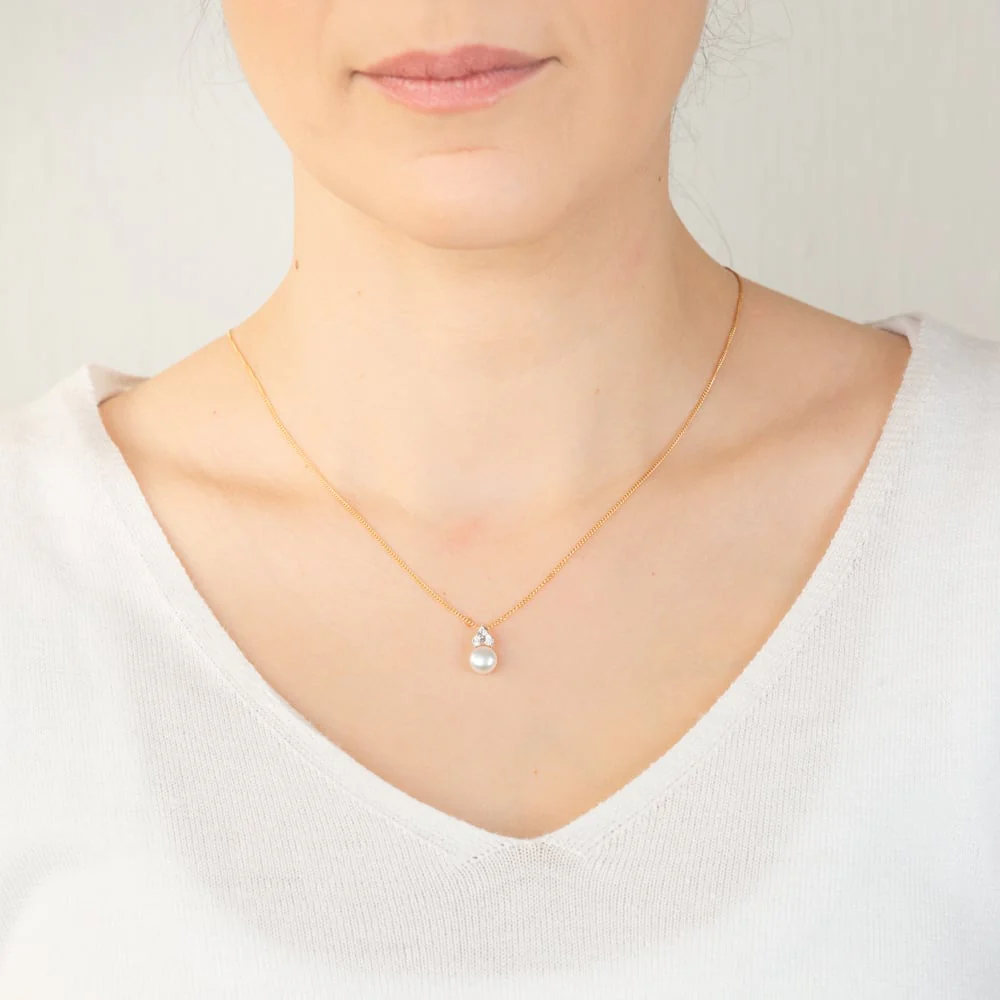 9ct Yellow Gold Pearl And Diamond Pendant - Image 2