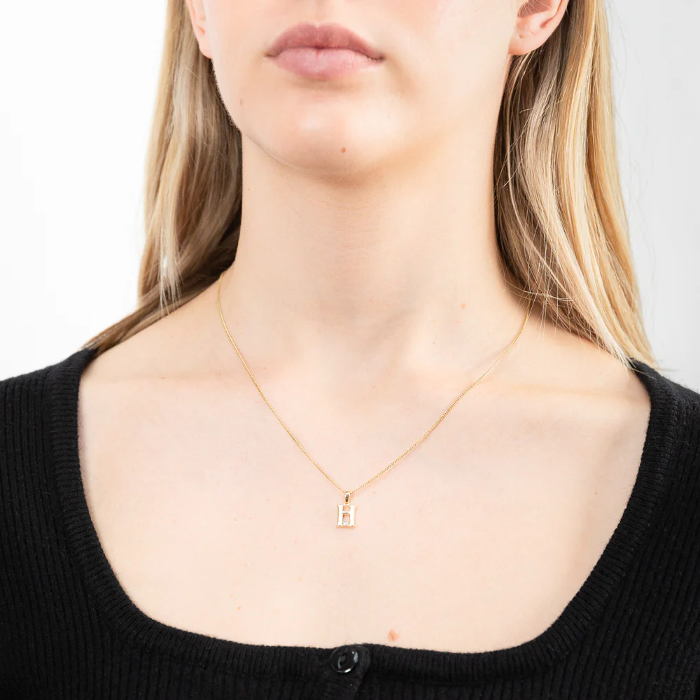 9ct Yellow Gold Pendant Initial H set with Diamond - Image 2