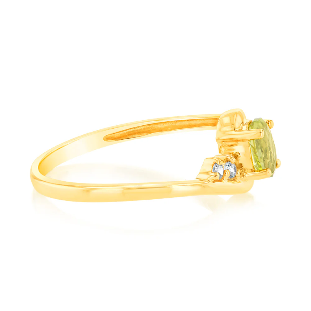 9ct Yellow Gold Peridot and Zirconia Ring - Image 2