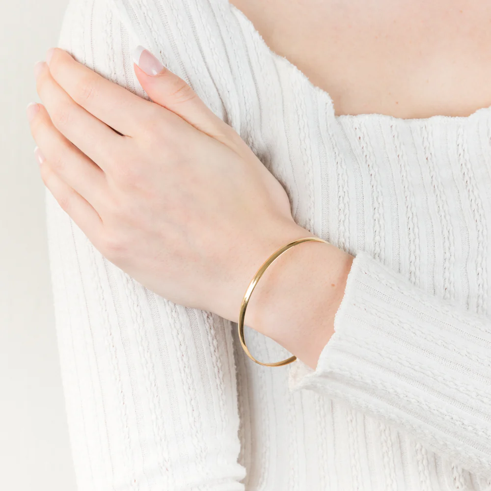 9ct Yellow Gold Plain 3.8mm Gold Bangle - Image 2