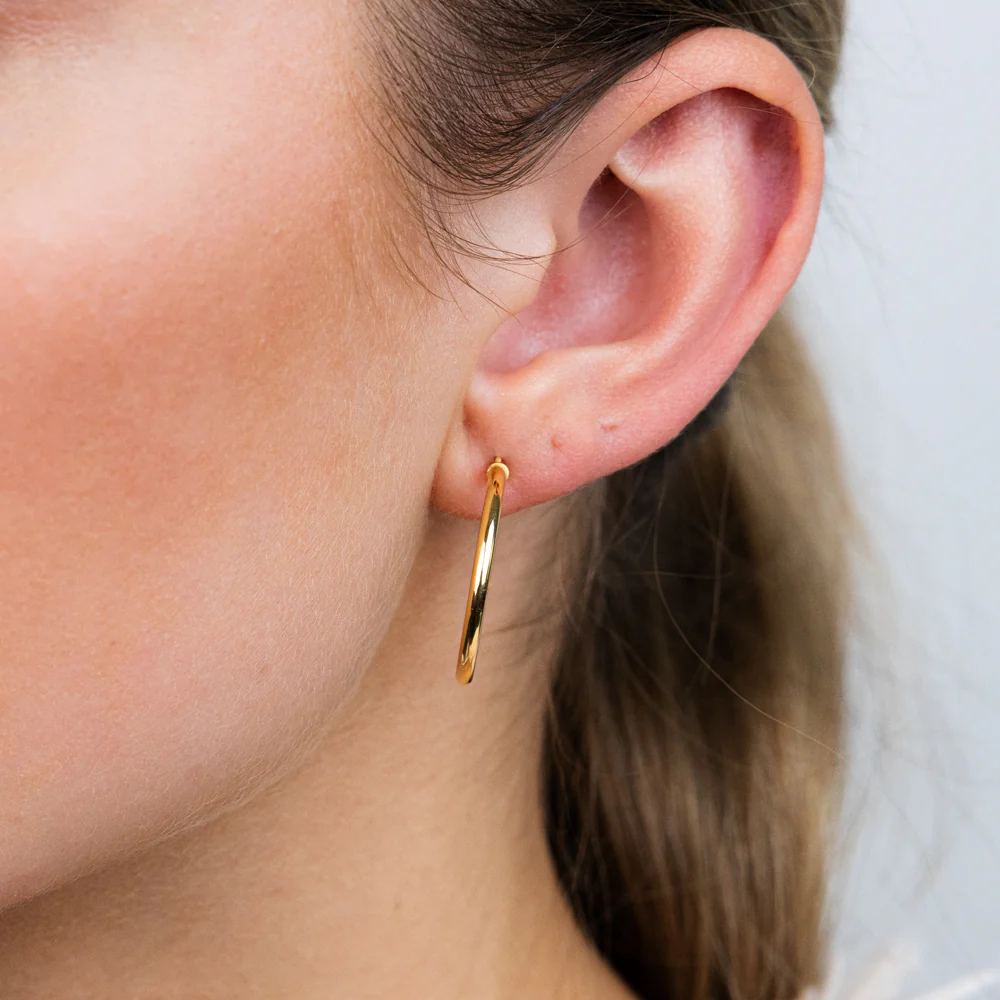 9ct Yellow Gold Polished 20mm Hoop Earrings - Image 2