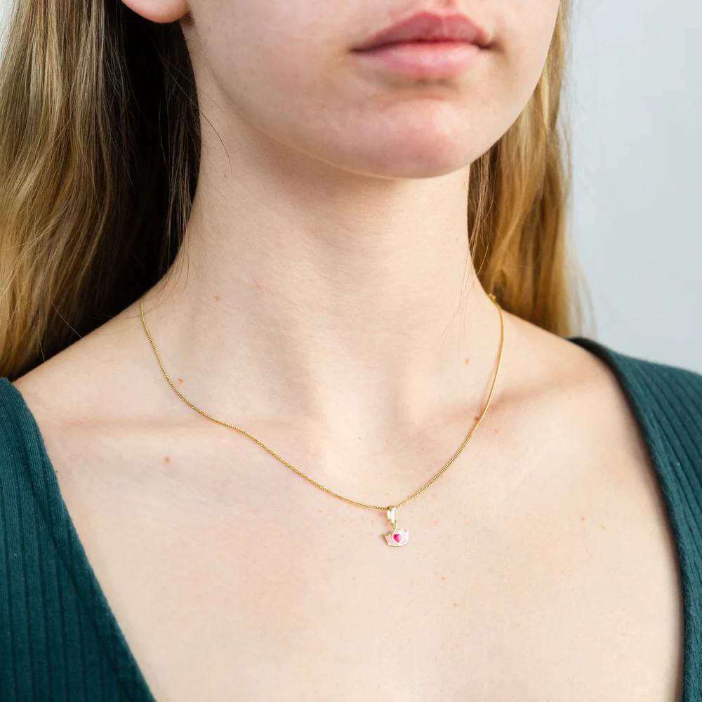 9ct Yellow Gold Red Heart On Crown Pendant - Image 2