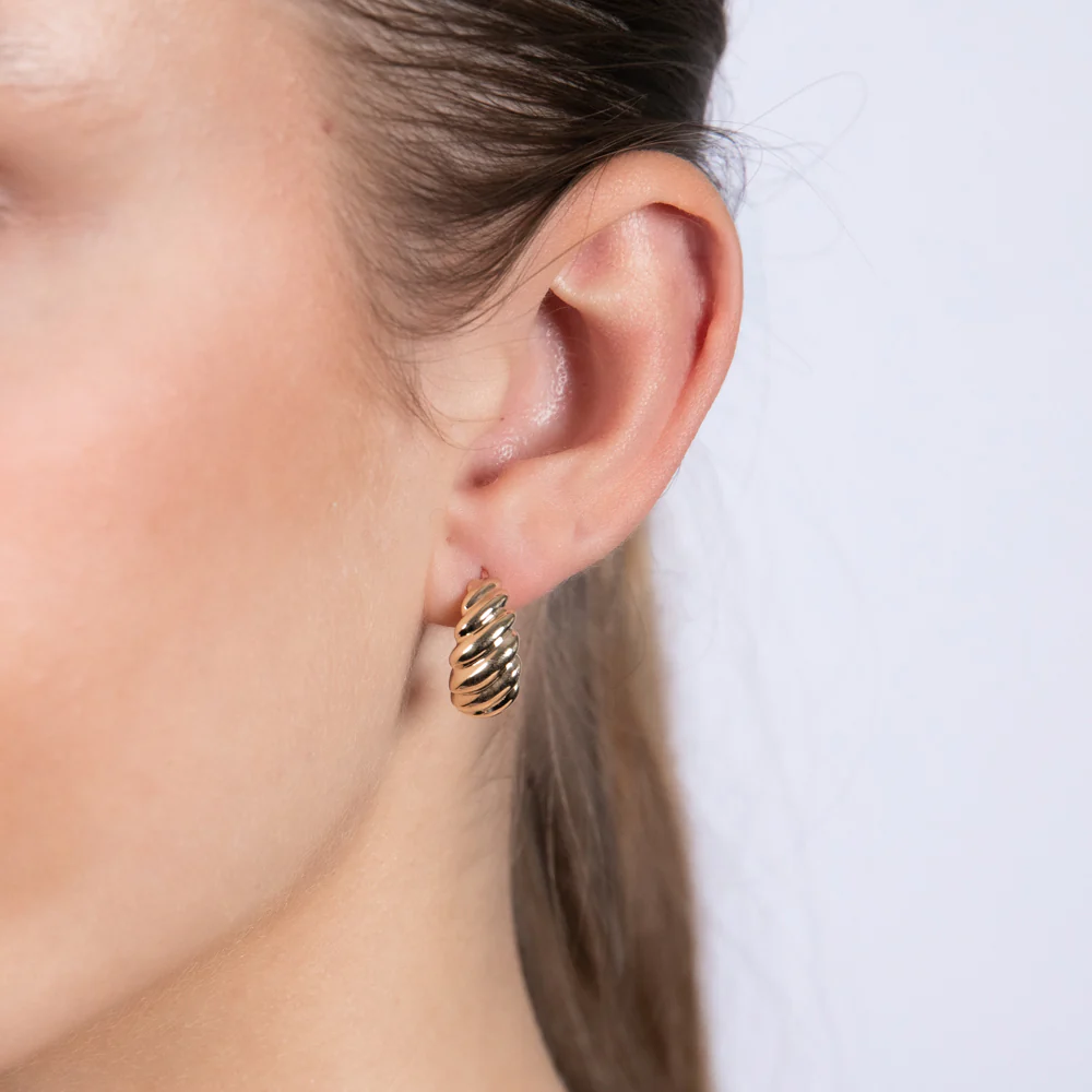 9ct Yellow Gold Ribbed Half Hoop Earrings - Image 2