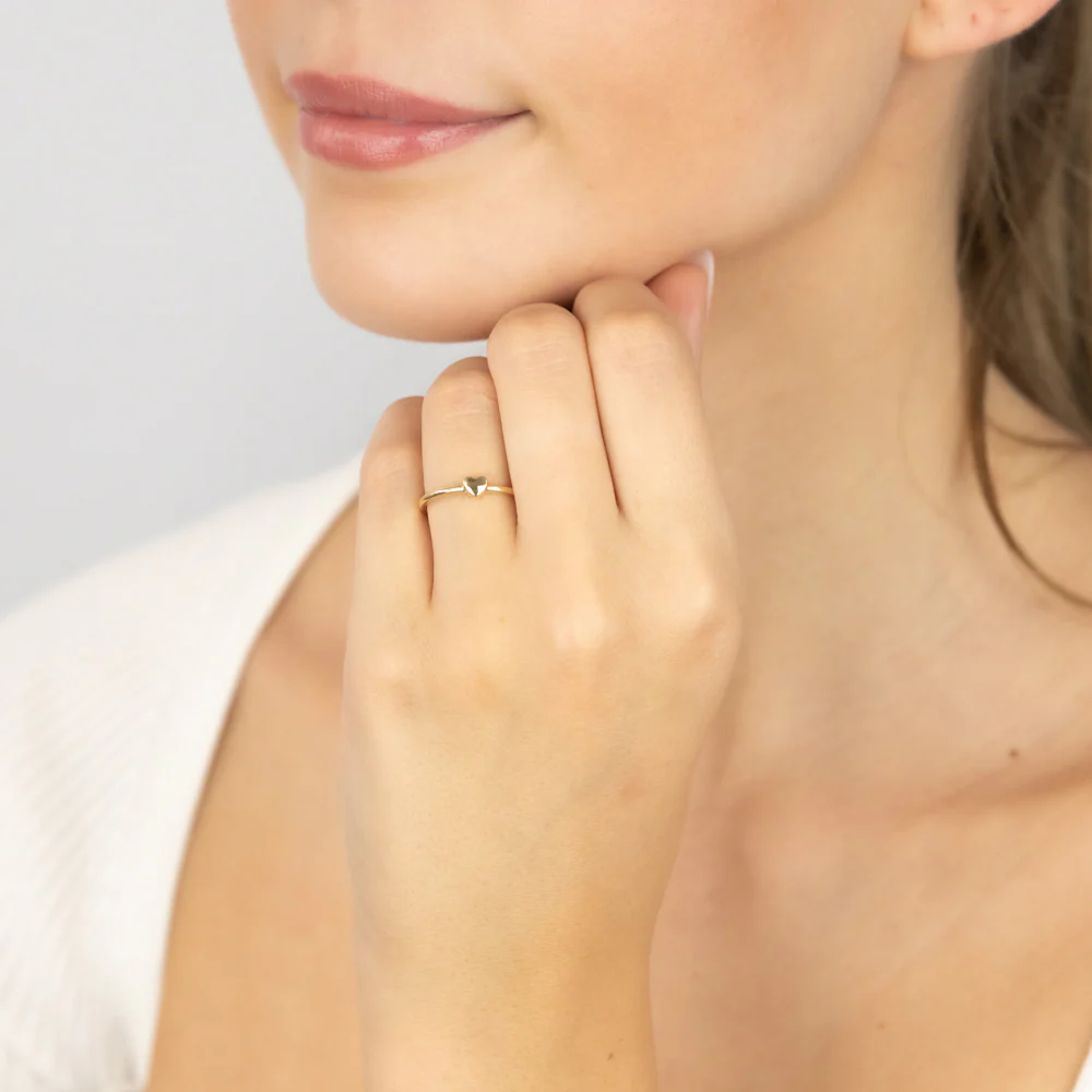 9ct Yellow Gold Ring 4.1mm - Image 3