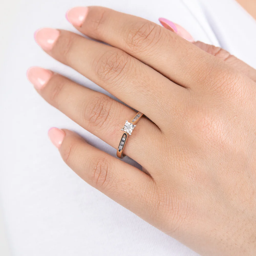 9ct Yellow Gold Ring With 0.15 Carats Of Claw Set Diamonds - Image 3