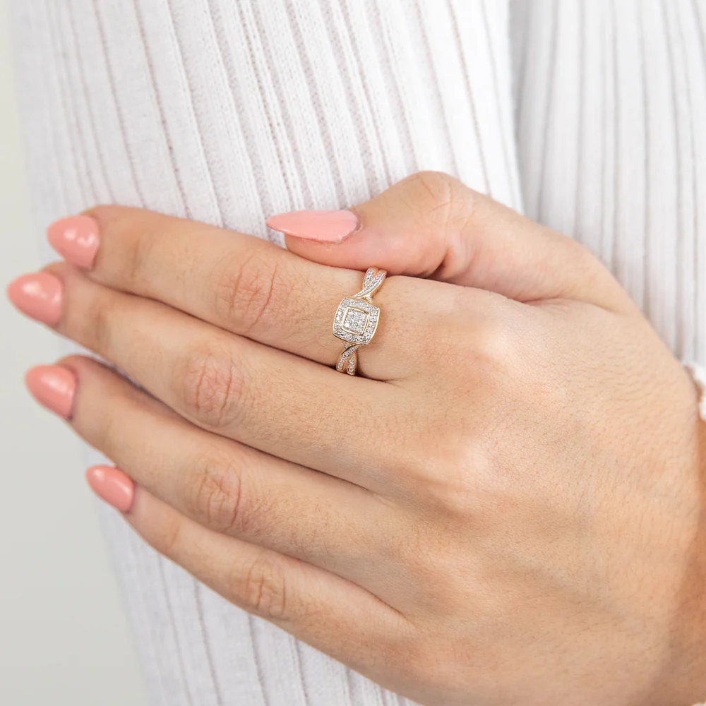 9ct Yellow Gold Ring With 21 Brilliant Cut Diamonds - Image 3