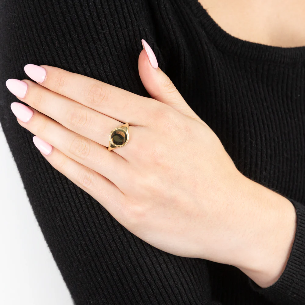 9ct Yellow Gold Round Rope Edge Signet Ring - Image 3