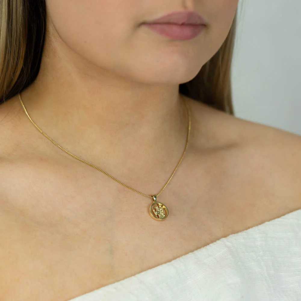 9ct Yellow Gold Saint Christopher Pendant - Image 2