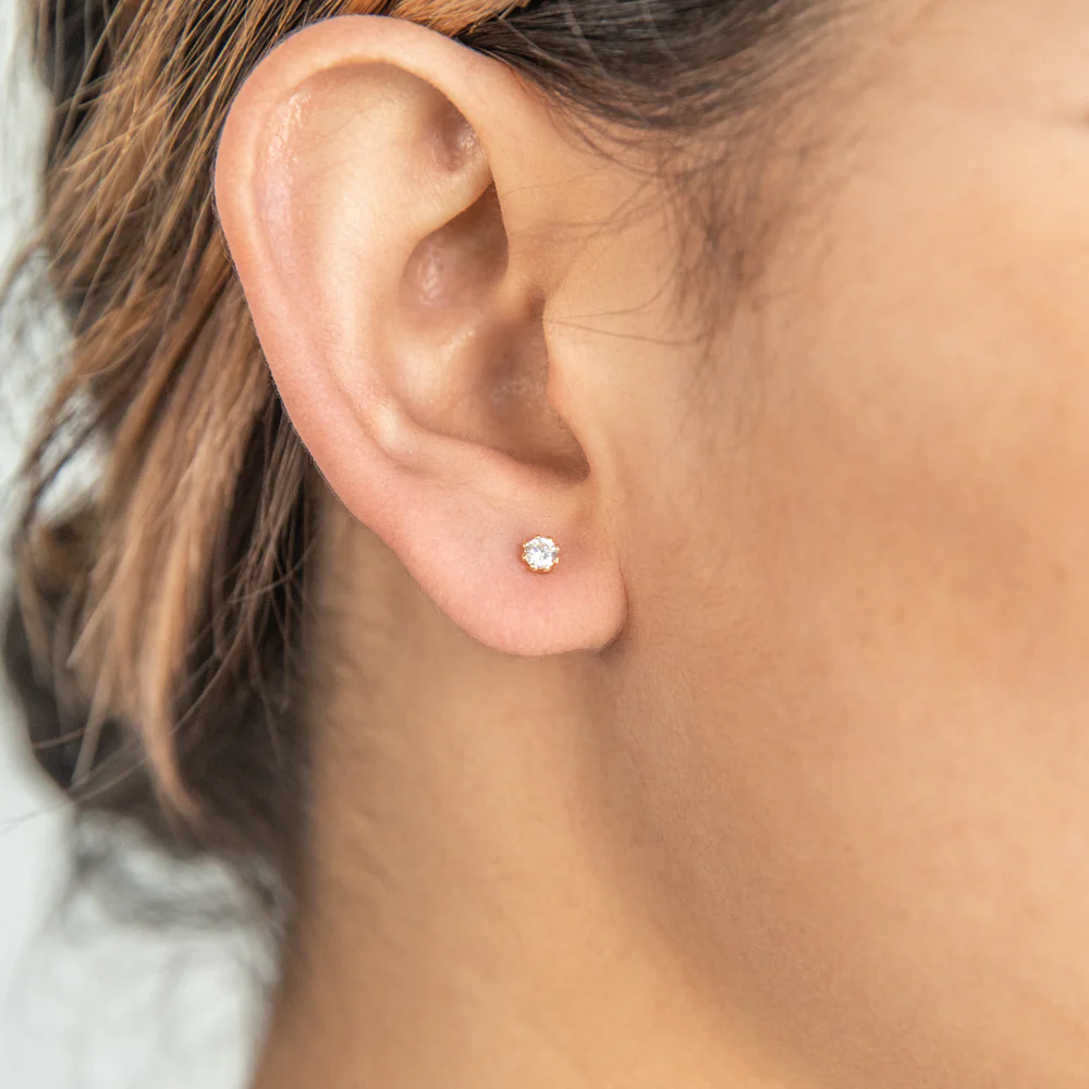 9ct Yellow Gold Silver Filled Cubic Zirconia Claw Stud Earrings - Image 2