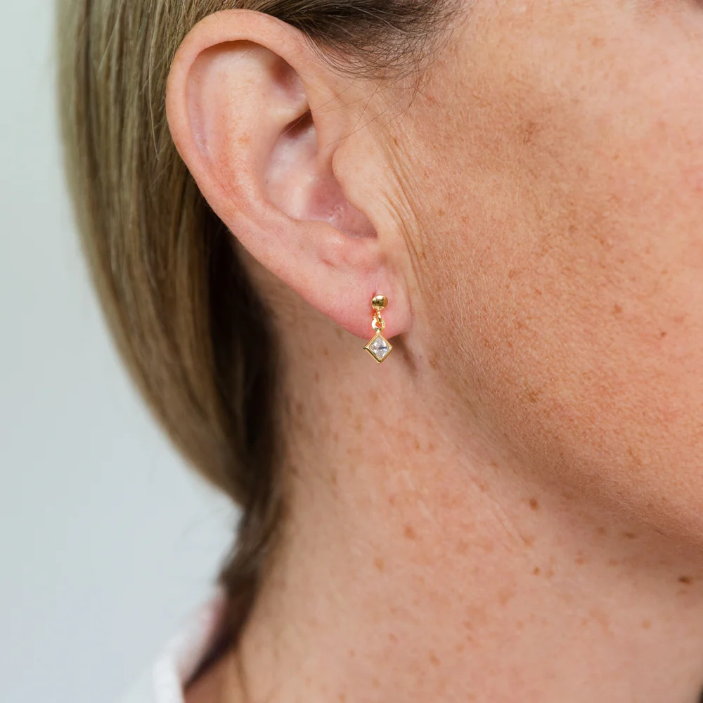 9ct Yellow Gold Silver Filled Cubic Zirconia Diamond Shaped Drop Earrings - Image 2
