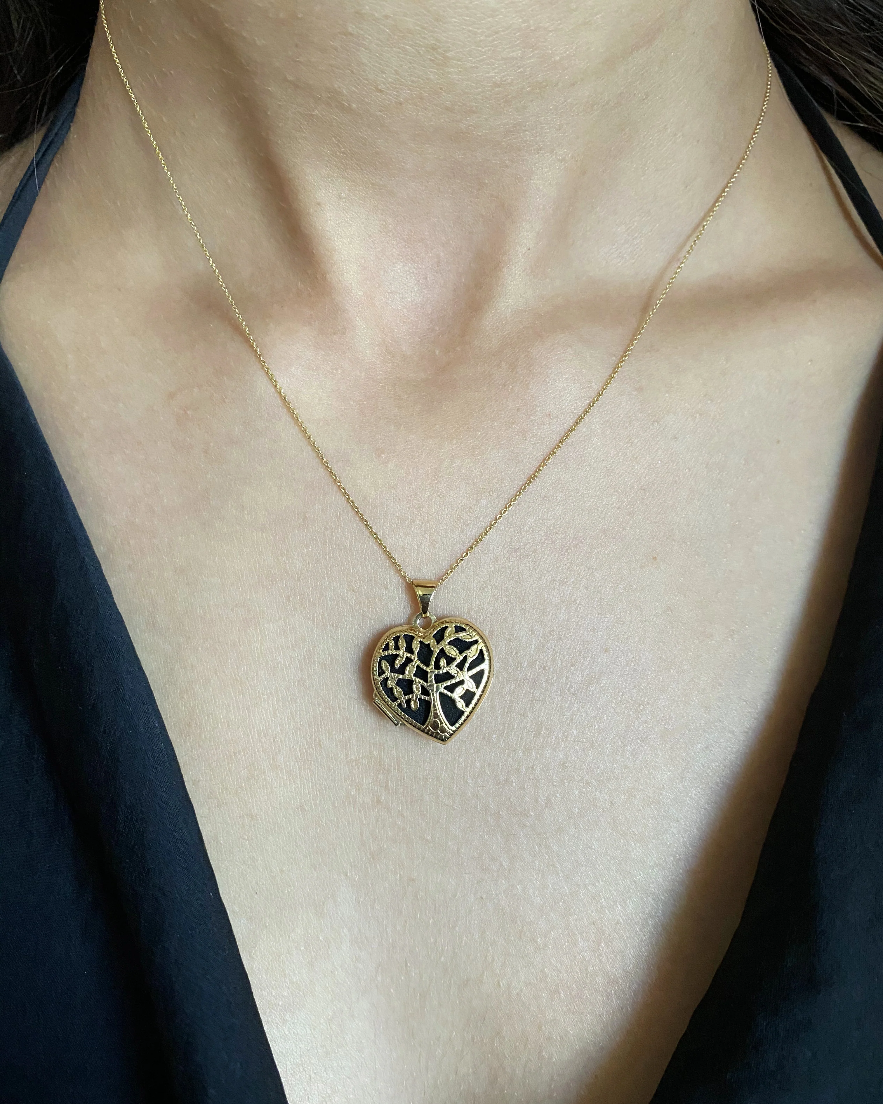 9ct Yellow Gold Silver Filled Heart Shaped filigree Tree of Life 18mm Locket Pendant - Image 3