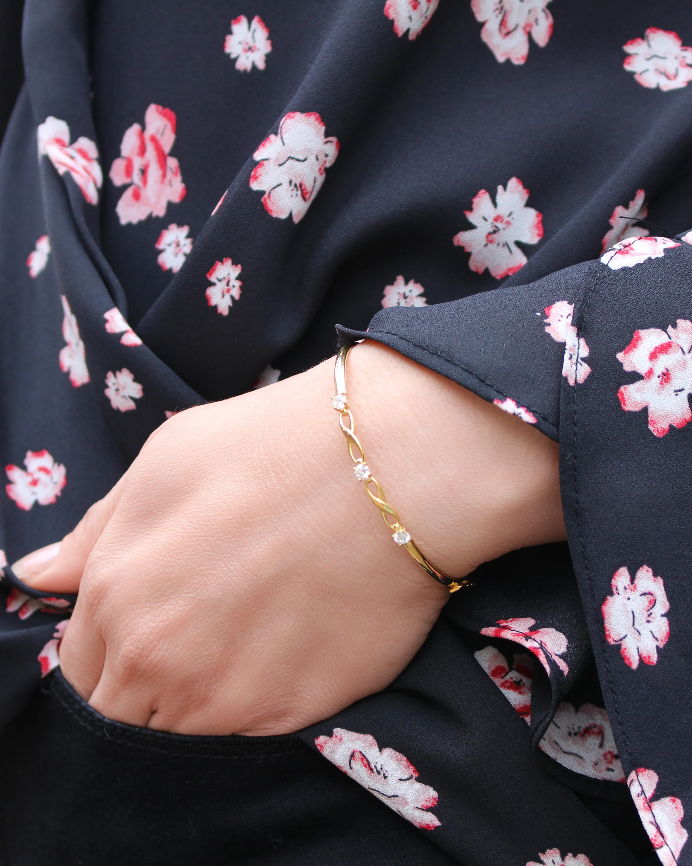 9ct Yellow Gold Silver Filled Infinity White Cubic Zirconia Hinge Bangle 61mm - Image 2