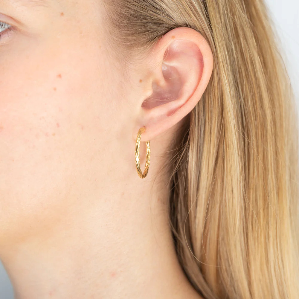 9ct Yellow Gold Silver Filled Patterned 20mm Hoop Earrings - Image 2