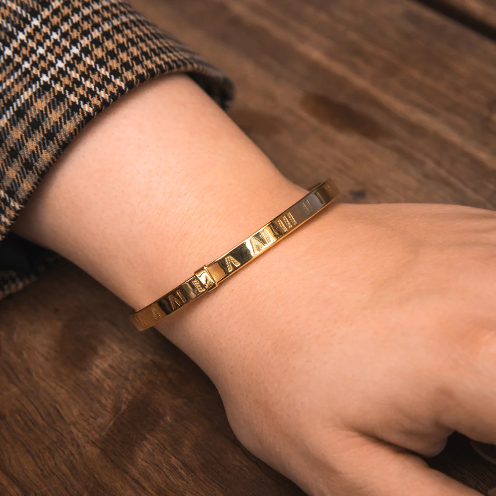9ct Yellow Gold Silver with Roman Numeral Filled Bangle 65mm wide - Image 3