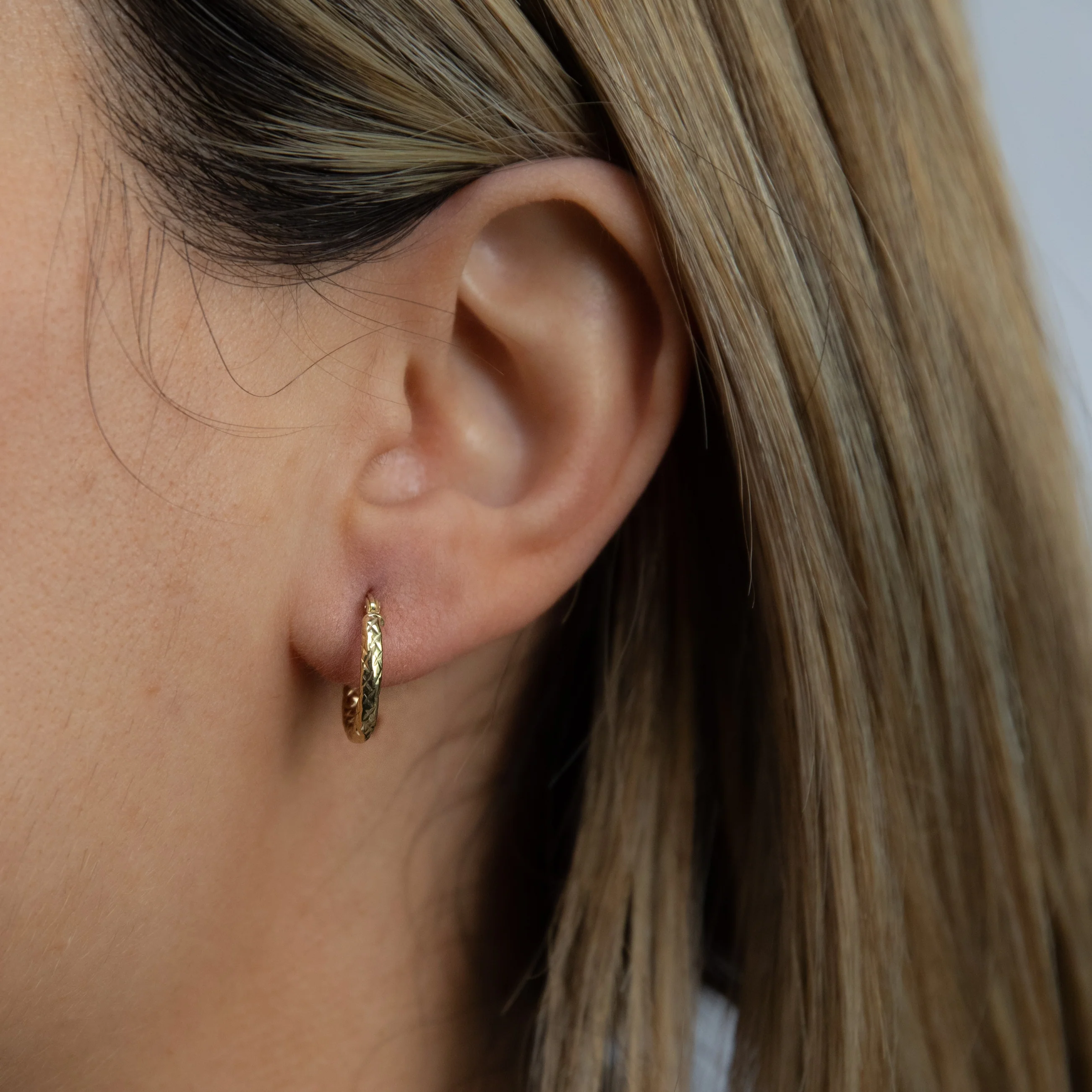 9ct Yellow Gold Silverfilled Diamond Cut 10mm Hoop Earrings - Image 2