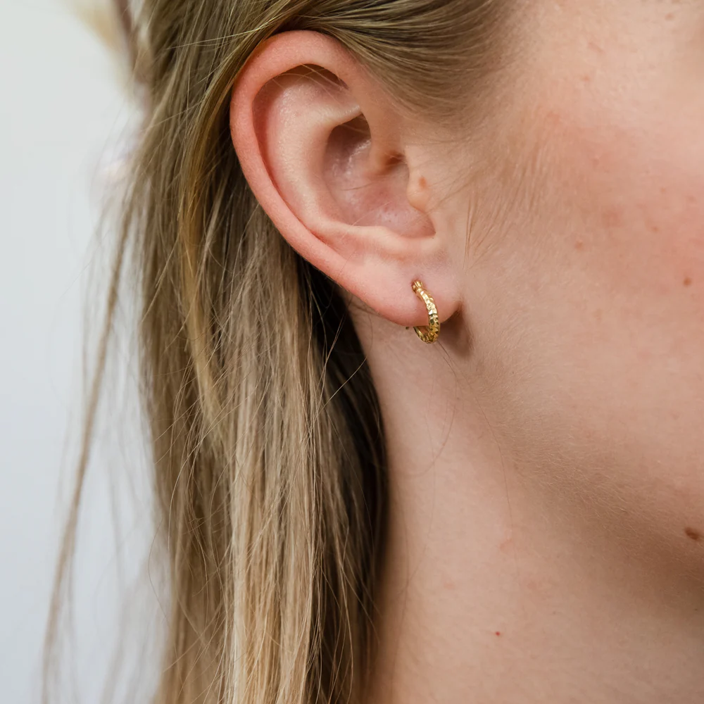 9ct Yellow Gold Silverfilled Diamond Cut 10mm Hoop Earrings - Image 2