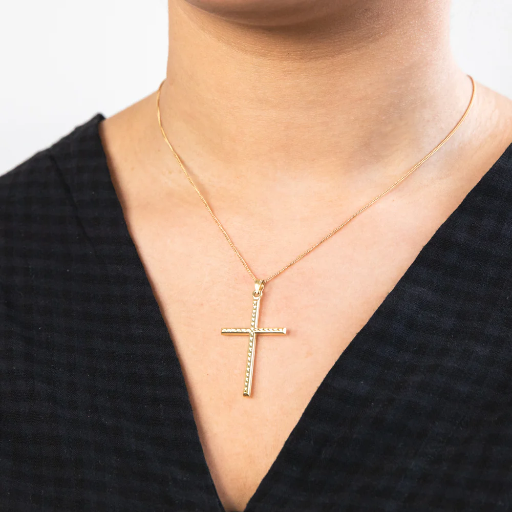9ct Yellow Gold Silverfilled Diamond Cut Cross - Image 2