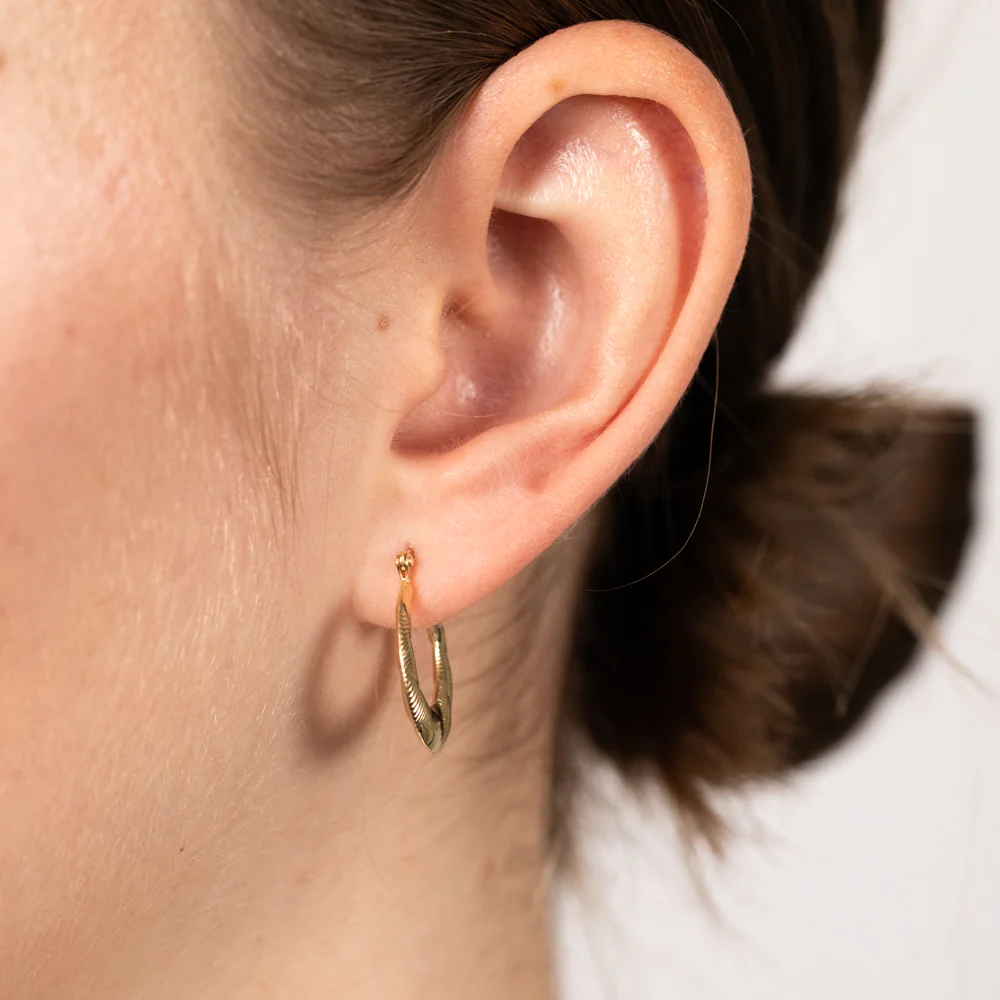 9ct Yellow Gold Silverfilled Engraved Fancy Earrings - Image 2