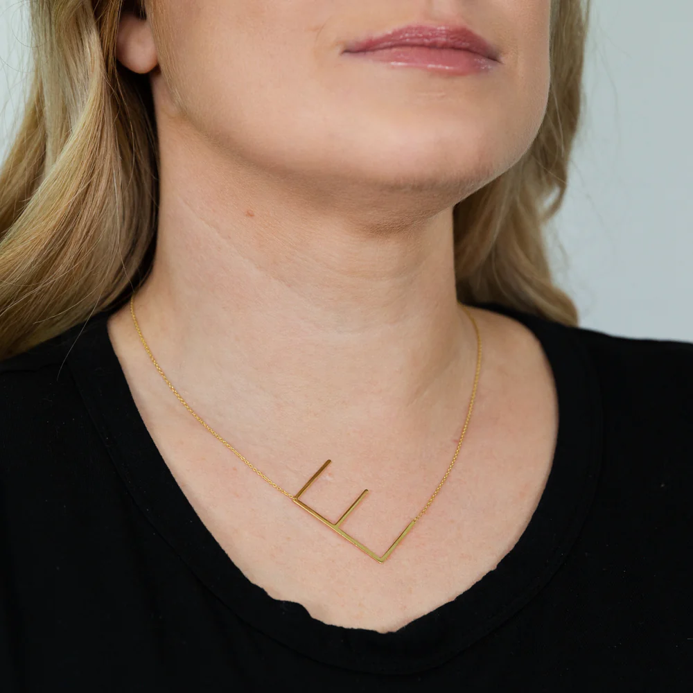 9ct Yellow Gold Silverfilled Initial "E" Pendant on 42+3cm Chain - Image 2