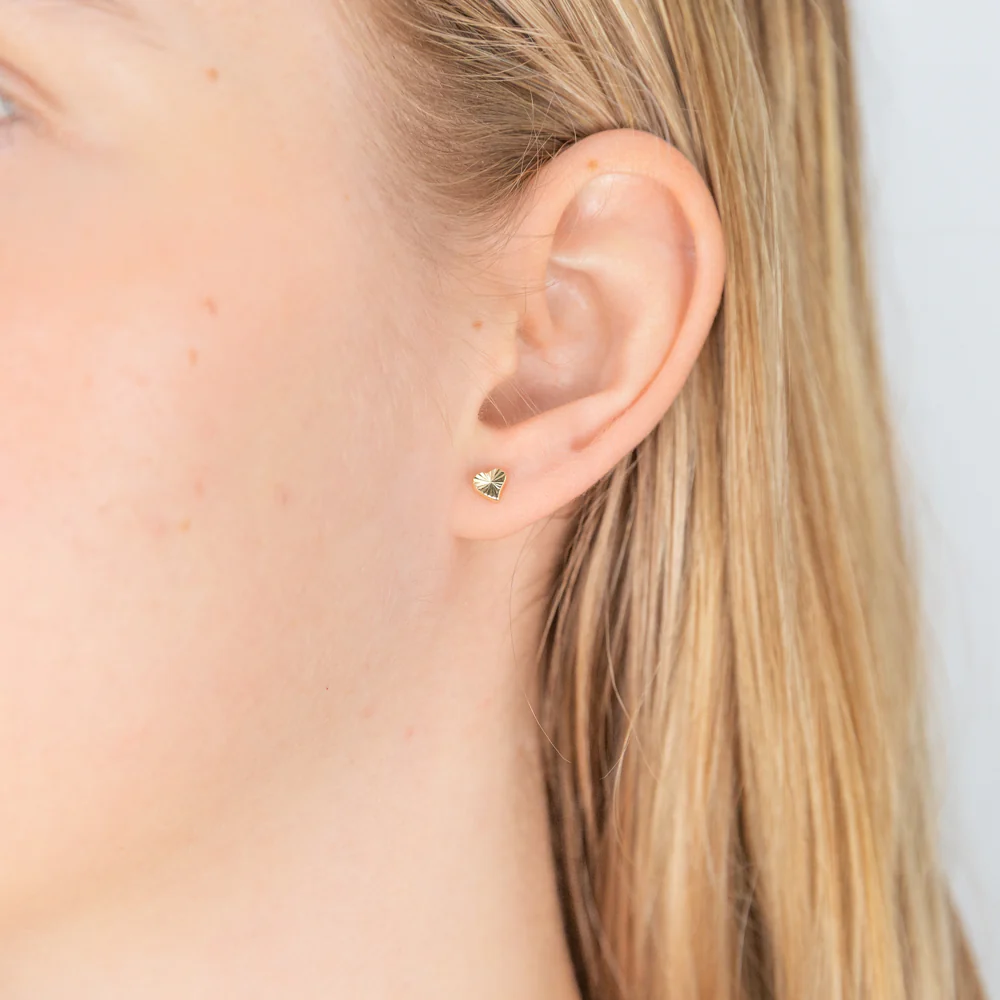 9ct Yellow Gold Small Heart Stud Earrings - Image 2