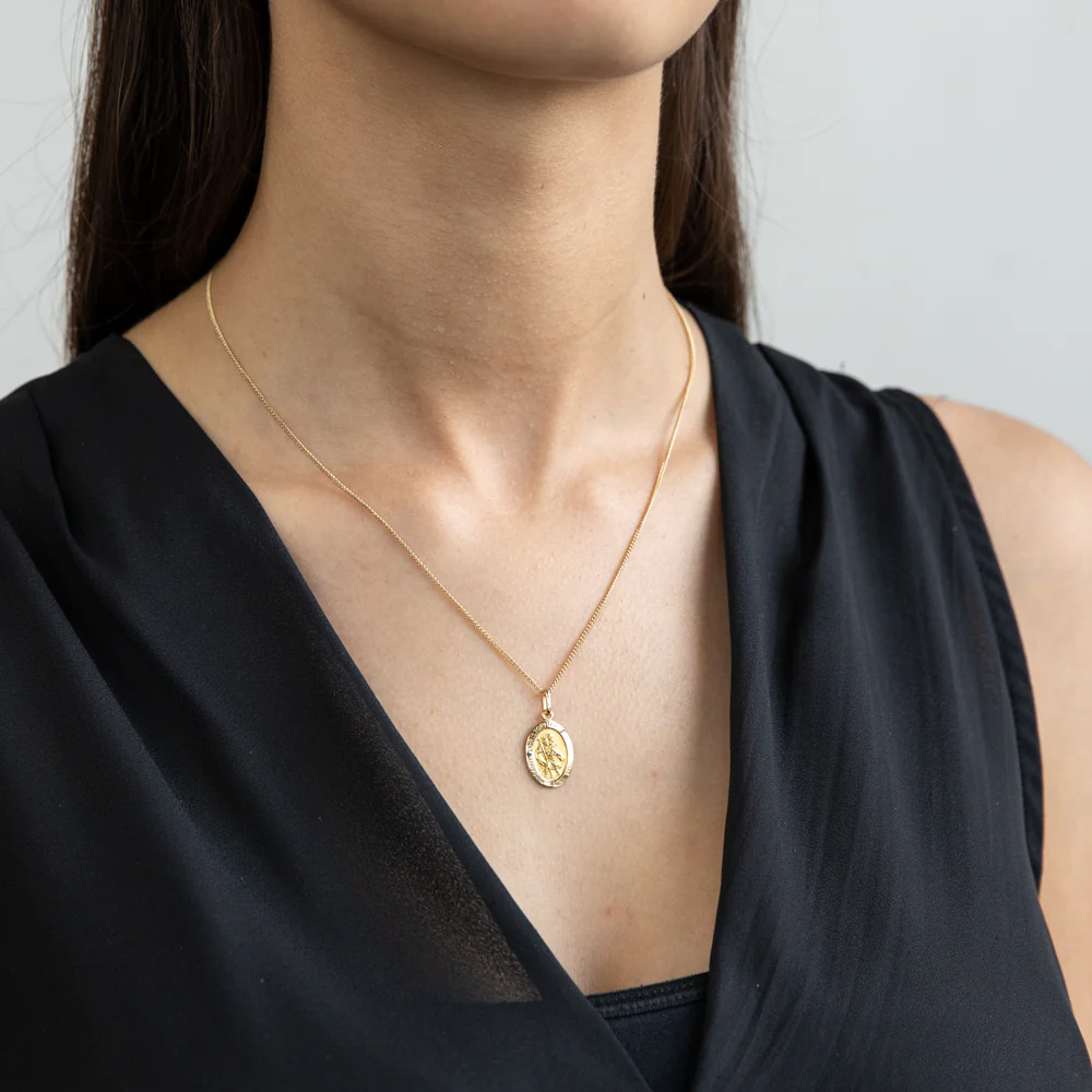 9ct Yellow Gold St Christopher Oval Pendant - Image 2