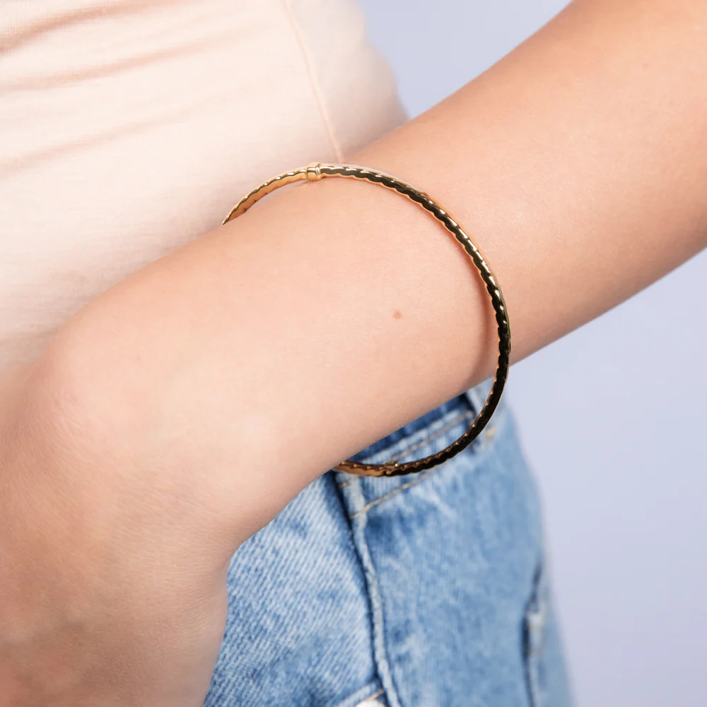 9ct Yellow Gold Textured 65mm Bangle - Image 2