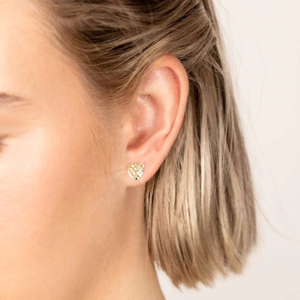 9ct Yellow Gold Textured Heart Stud Earrings - Image 2