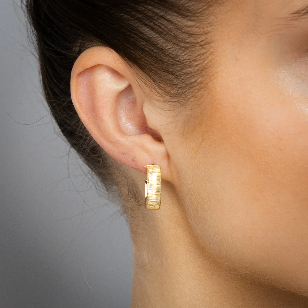 9ct Yellow Gold Textured Matte Finish 3/4th Hoop Earrings - Image 2