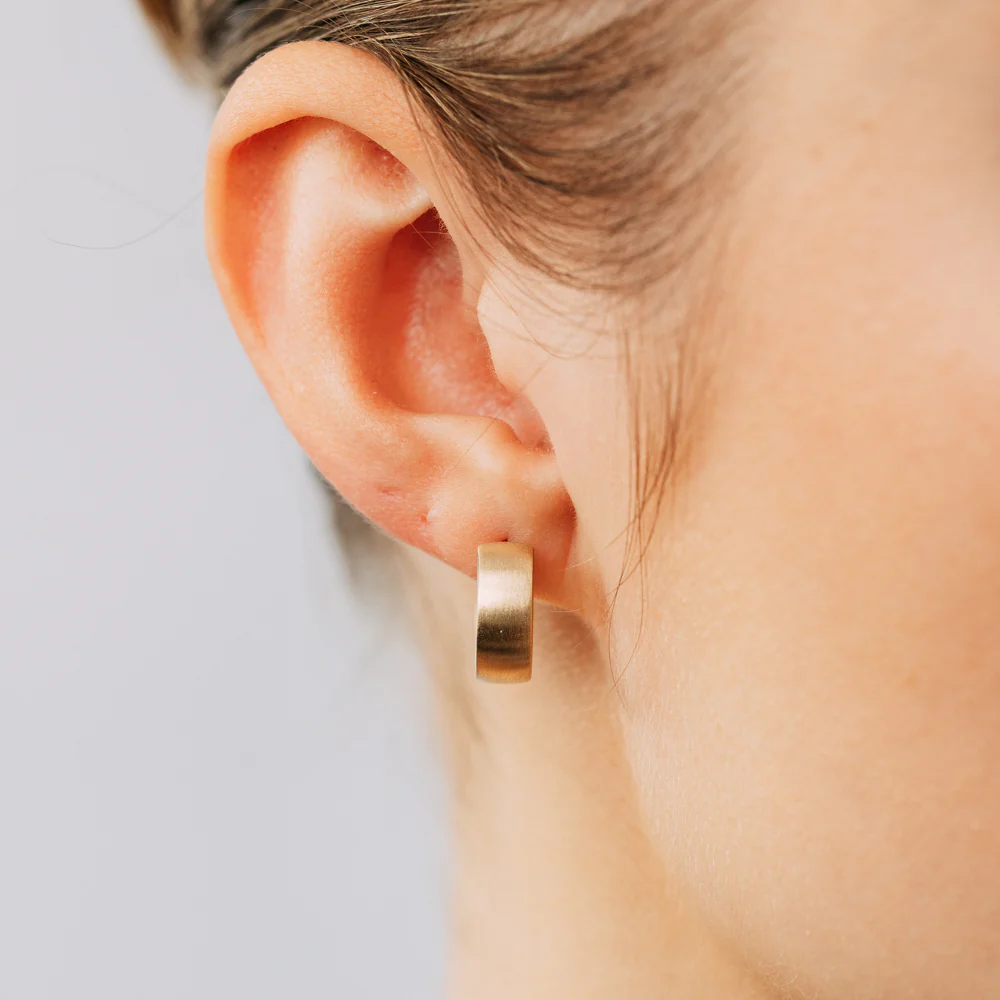 9ct Yellow Gold Thick Huggie Earrings - Image 2