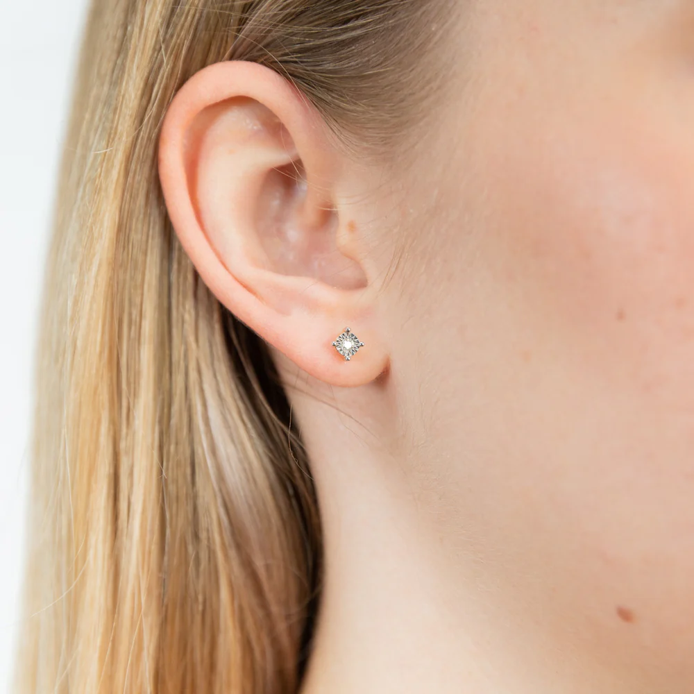 9ct Yellow Gold & White Gold Dazzling Diamond Stud Earrings - Image 3