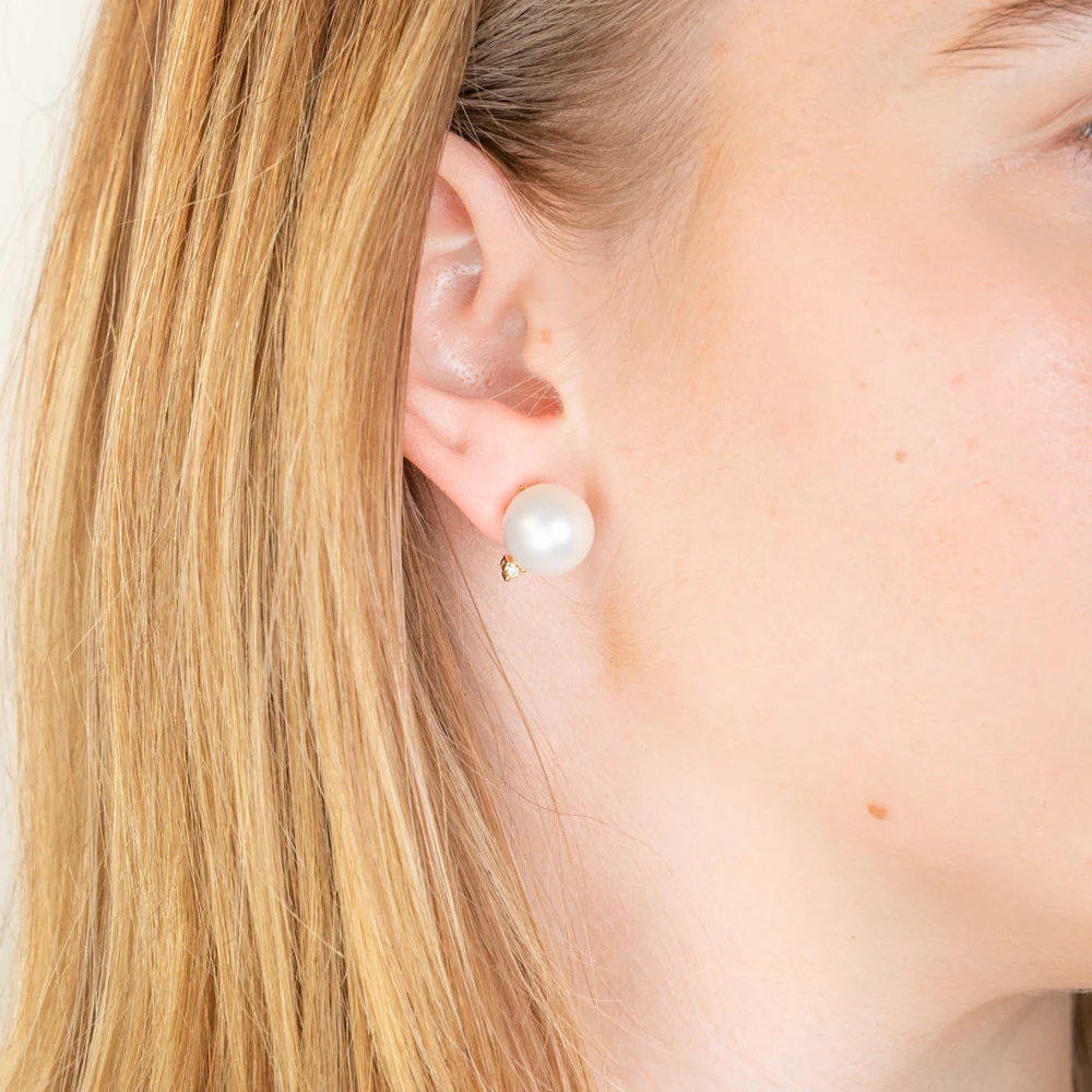 9ct Yellow Gold White South Sea Pearl and Diamond Stud Earrings - Image 2