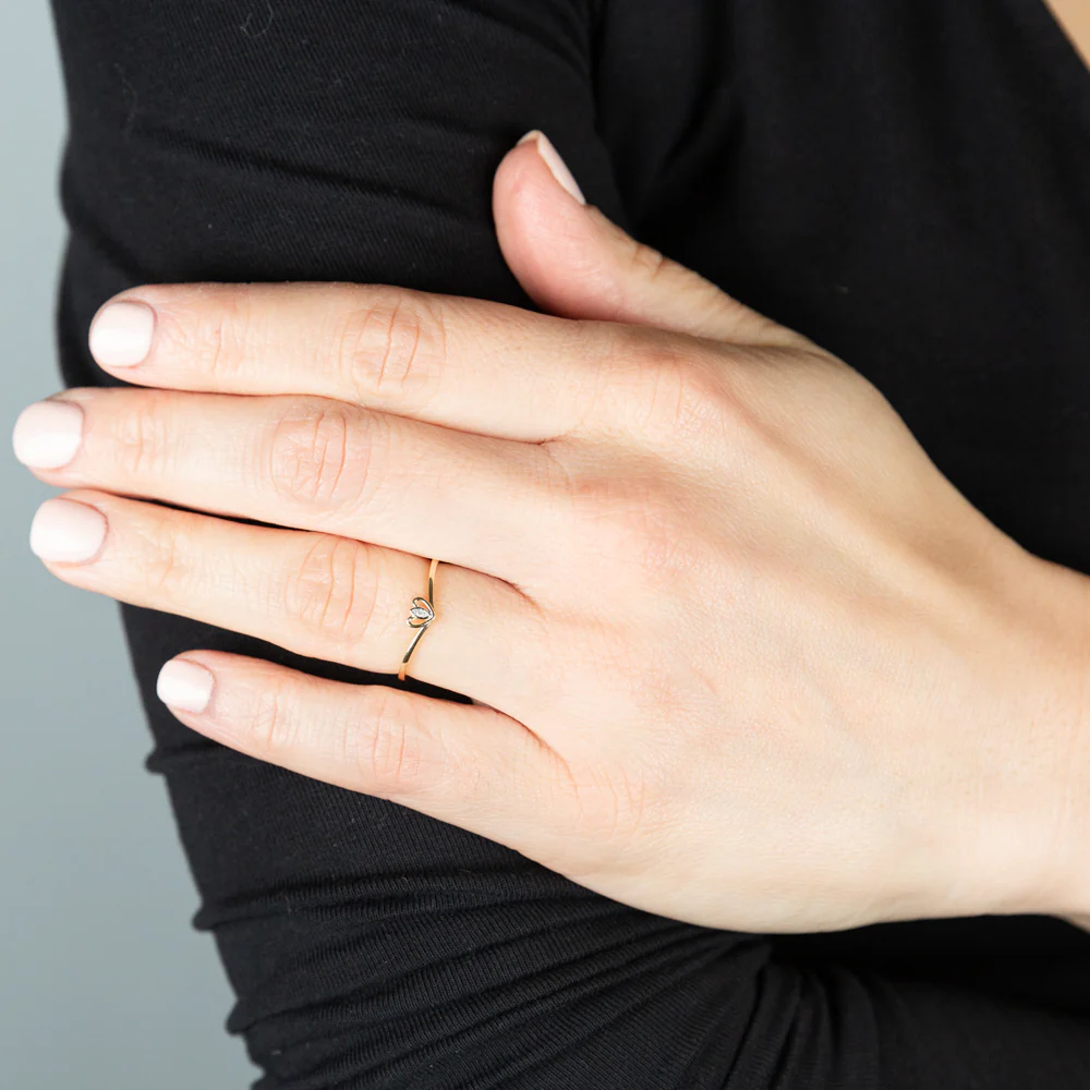 9ct Yellow Gold With 1 Brilliant Cut Diamond Ring - Image 3