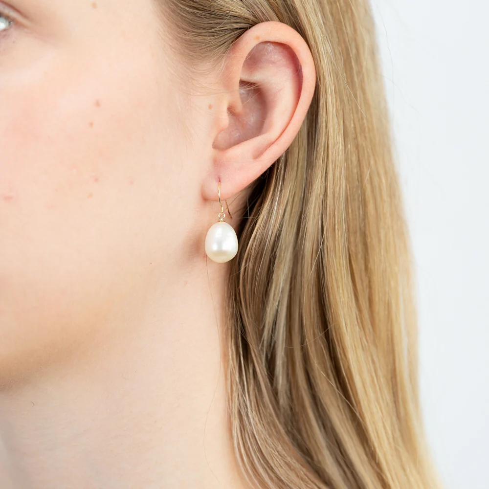 Arizona' 9ct Yellow Gold White Freshwater Pearl Drop Earrings - Image 2