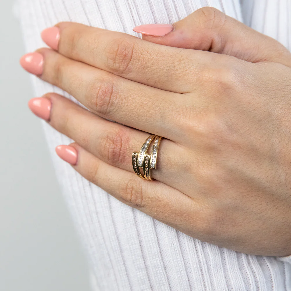 Australian Diamond 9ct Yellow Gold Diamond Ring - Image 3