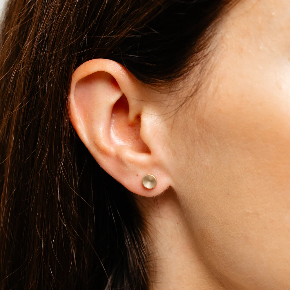 Circle Stud Earrings in 9ct Yellow Gold - Image 2