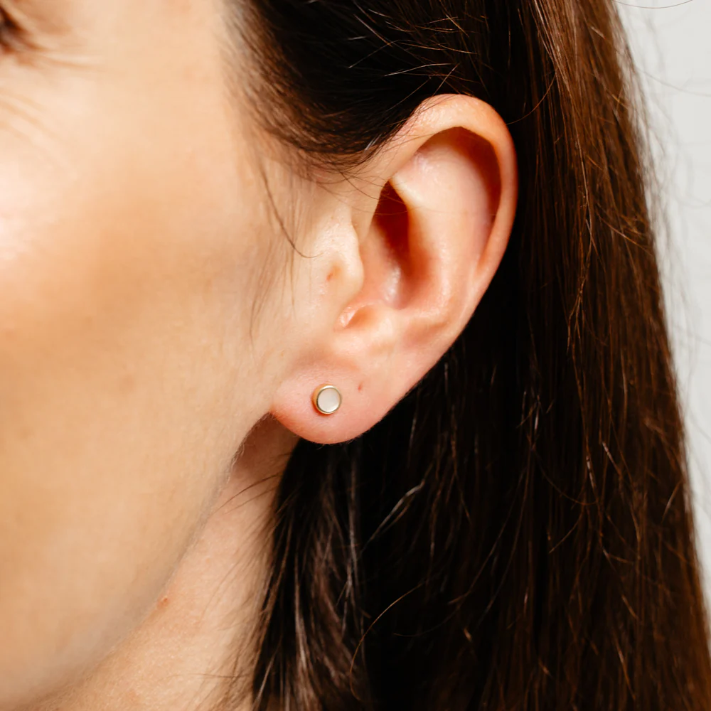 Circle Stud Earrings in 9ct Yellow Gold - Image 2