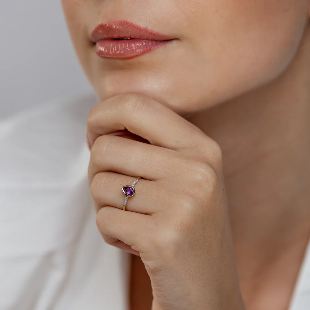 Created Amethyst and Diamond Ring in 9ct Yellow Gold - Image 4