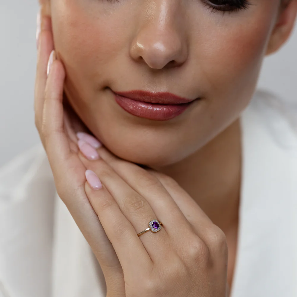 Created Amethyst and Diamond Ring in 9ct Yellow Gold - Image 4
