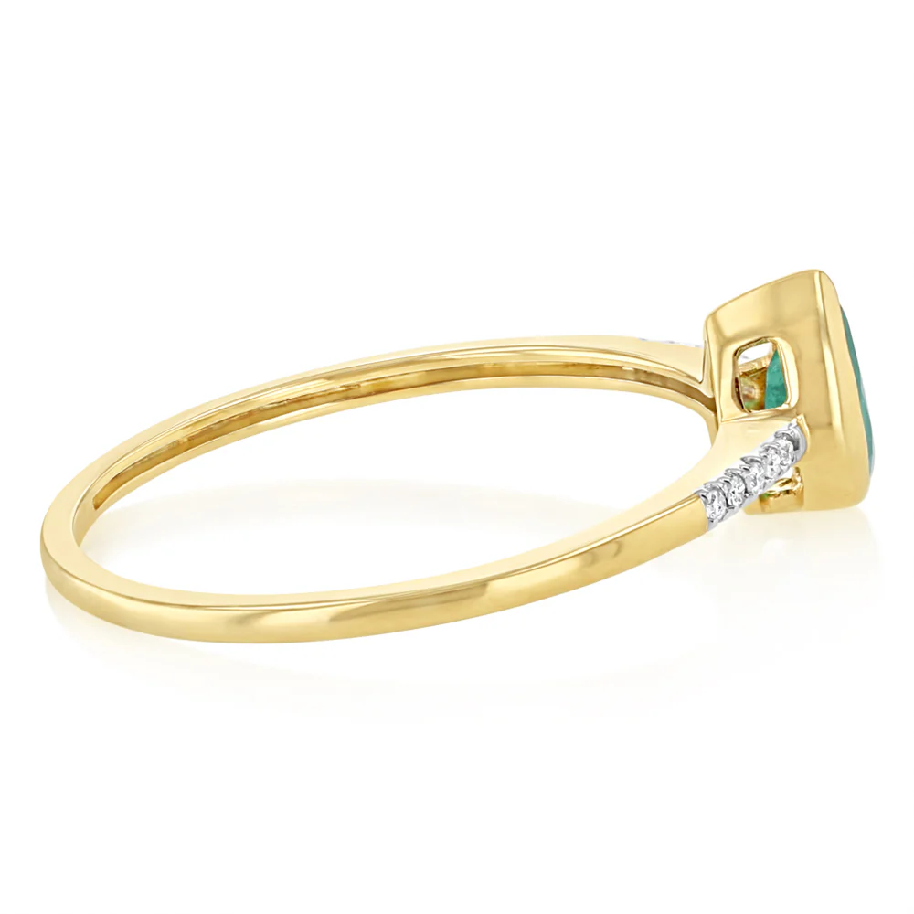 Created Emerald and Diamond Ring in 9ct Yellow Gold - Image 2