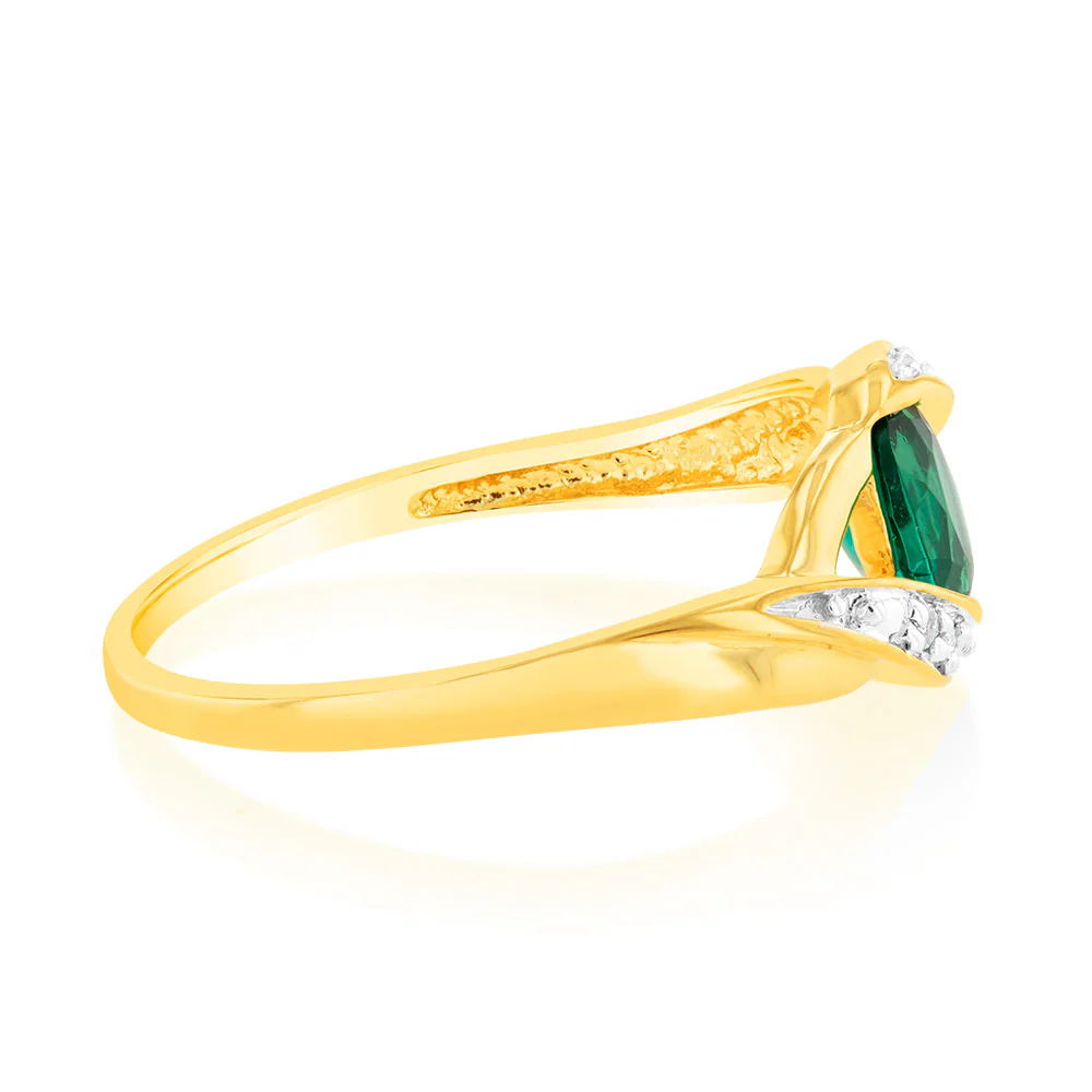 Created Emerald Cubic Zirconia Ring in 9ct Yellow Gold - Image 2