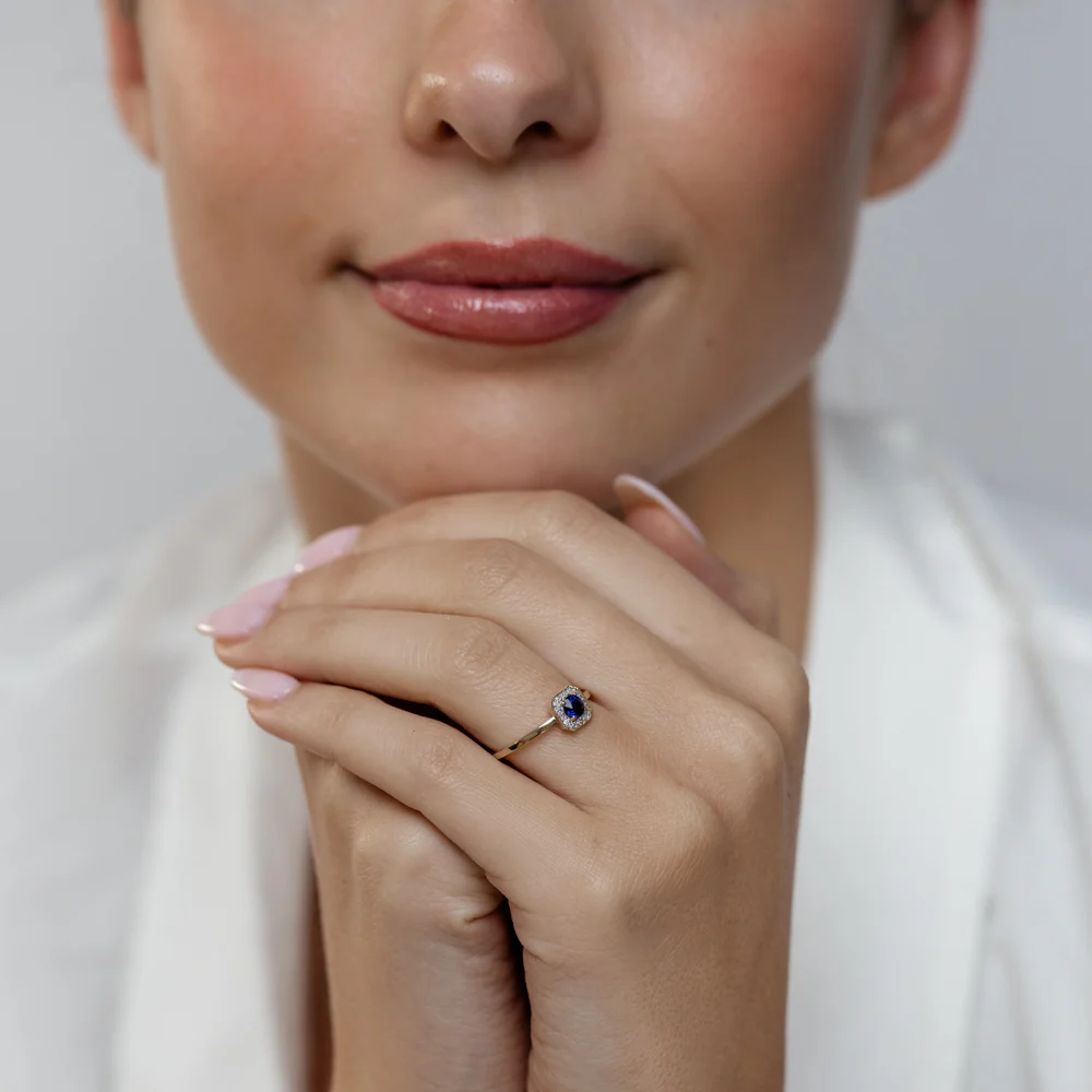 Created Sapphire and Diamond Ring in 9ct Yellow Gold - Image 4