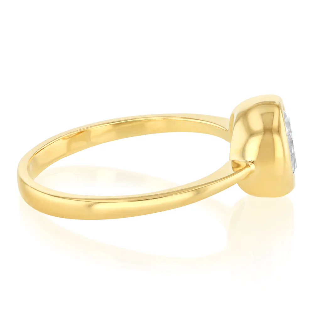 Cubic Zirconia 1 Carat Look Bezel Ring in 9ct Yellow Gold - Image 2