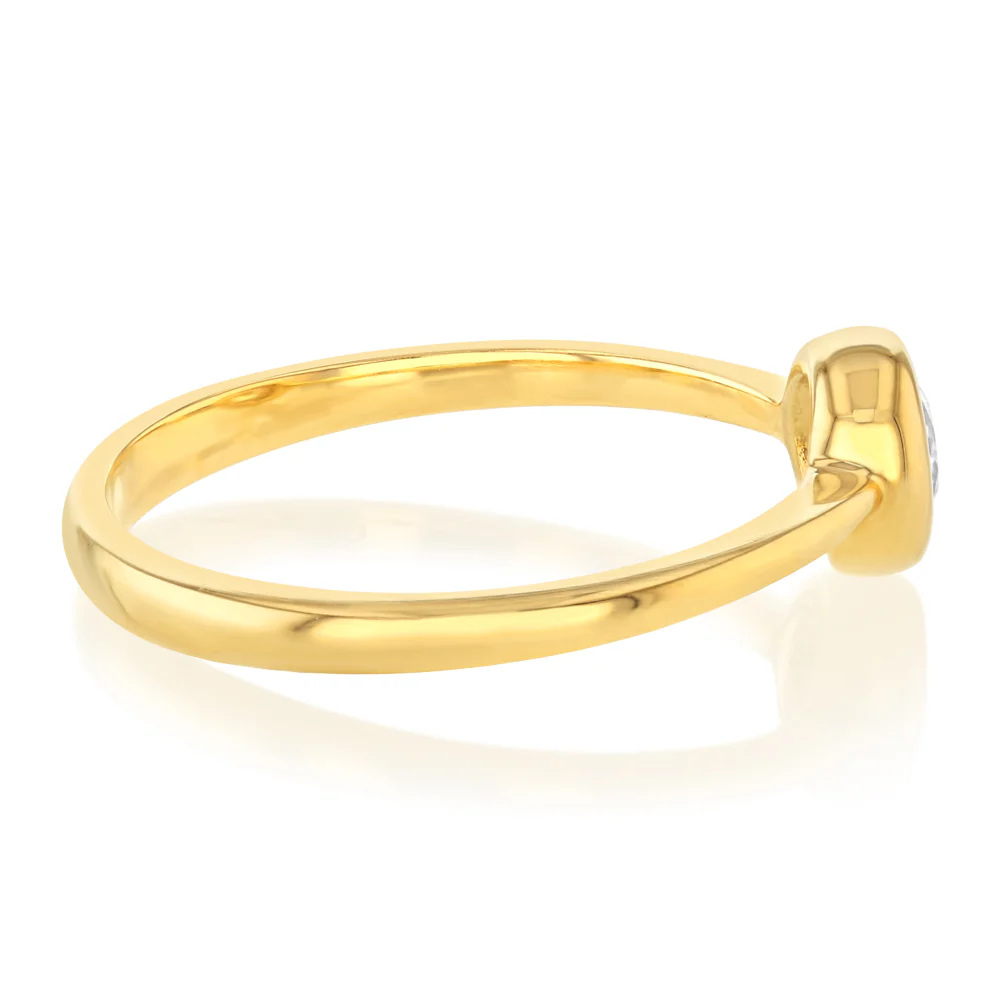 Cubic Zirconia Bezel Ring in 9ct Yellow Gold - Image 2