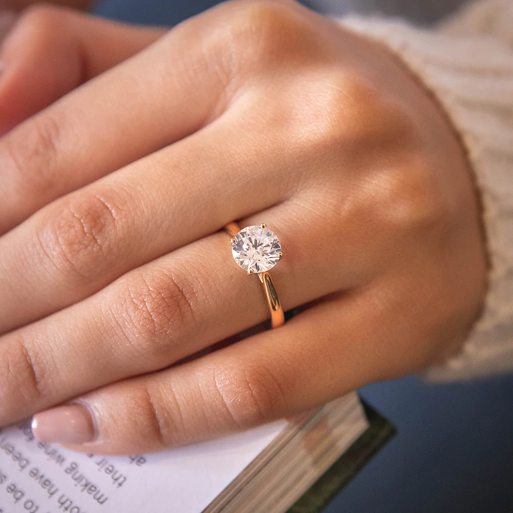 Cubic Zirconia Brilliant Cut Solitaire Ring in 9ct Yellow Gold - Image 3