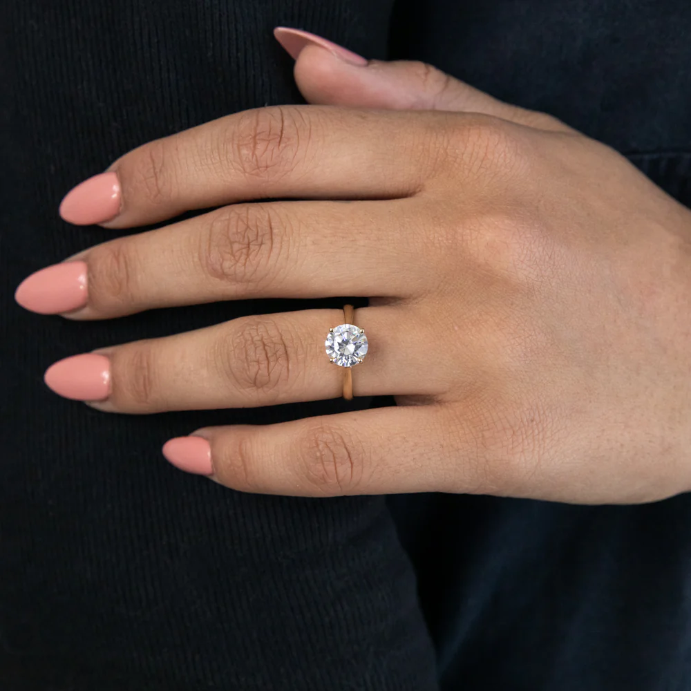 Cubic Zirconia Brilliant Cut Solitaire Ring in 9ct Yellow Gold - Image 4