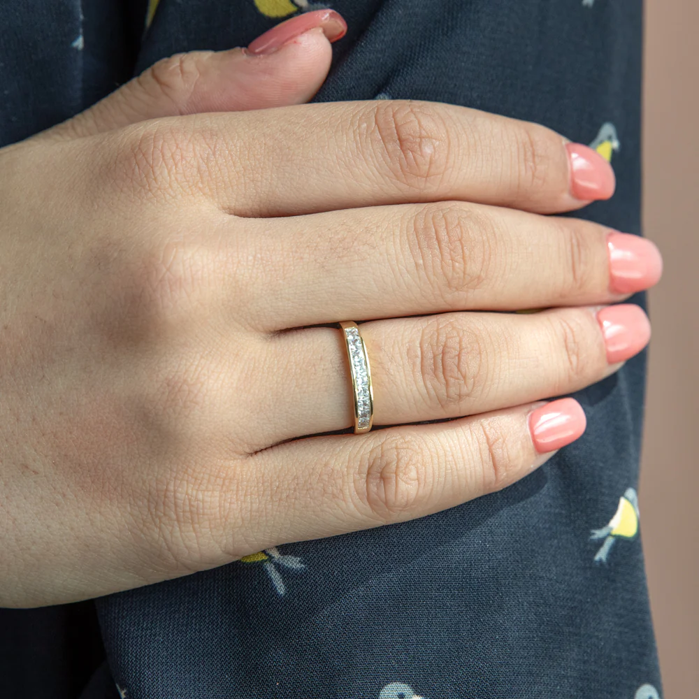 Cubic Zirconia Channel Ring in 9ct Yellow Gold - Image 3
