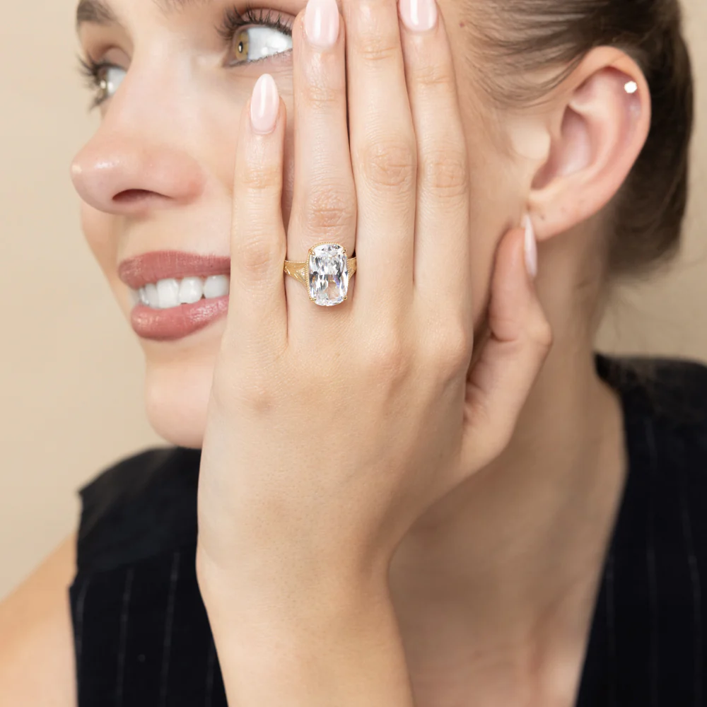 Cubic Zirconia Elongated Cushion Cut Ring in 9ct Yellow Gold - Image 4