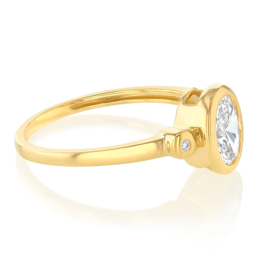 Cubic Zirconia Oval Shaped Ring in 9ct Yellow Gold - Image 2