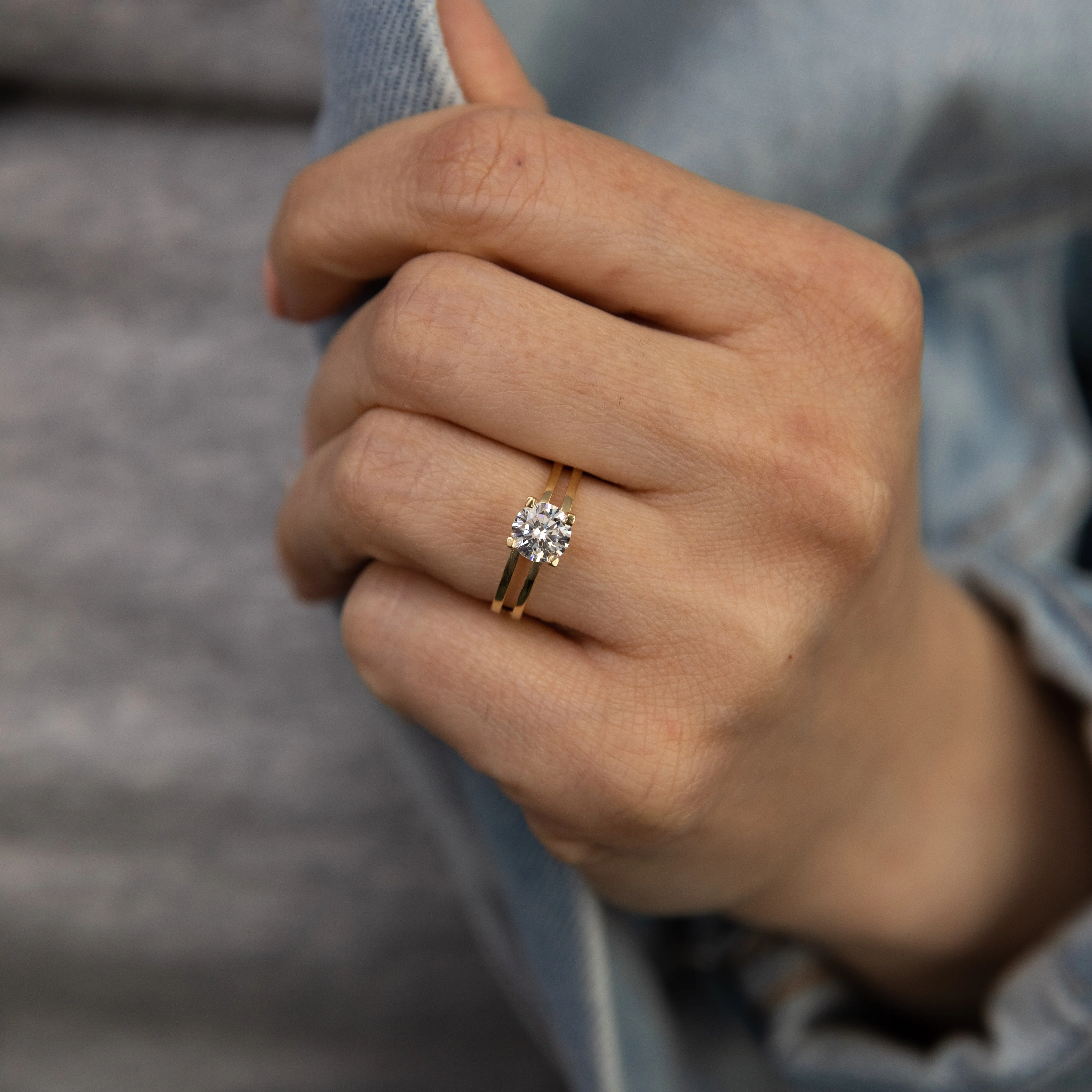 Cubic Zirconia Ring in 9ct Yellow Gold - Image 3