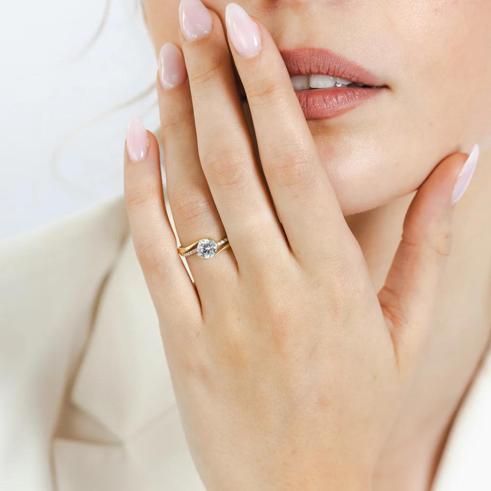 Cubic Zirconia Ring in 9ct Yellow Gold - Image 3